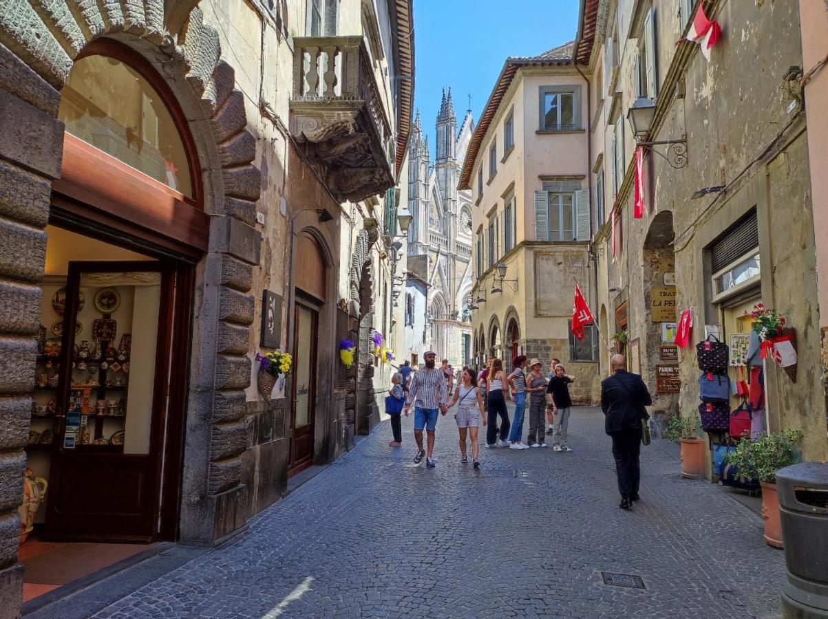 Elegante Loft A Orvieto Centro " Carvajal Rooms" Exterior photo
